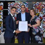 Joven con autismo es reconocido como Artista Emergente del Año en ART GABANGI 2025