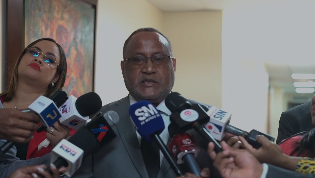 Diputado pide paciencia al país ante debates sobre reforma al Código Laboral