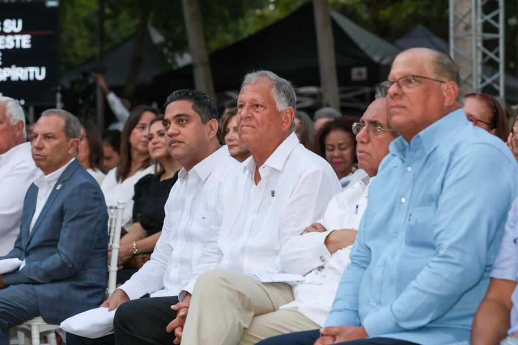 En conmemoración del centenario de su natalicio, la Fundación Juan Ulises García Saleta inauguró este miércoles la Plaza Olímpica Juan Ulises García Saleta (Wiche), un espacio renovado del Centro Olímpico Juan Pablo Duarte 