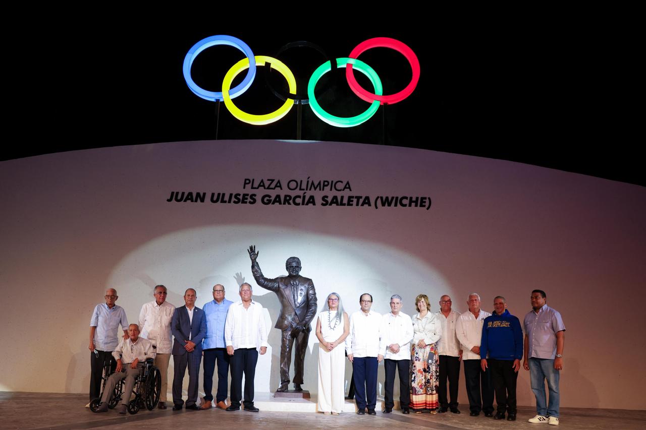 En conmemoración del centenario de su natalicio, la Fundación Juan Ulises García Saleta inauguró este miércoles la Plaza Olímpica Juan Ulises García Saleta (Wiche), un espacio renovado del Centro Olímpico Juan Pablo Duarte