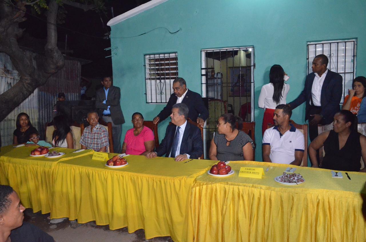 En el año 2018, el expresidente Leonel Fernández cena en la Jeringa de San Cristóbal
