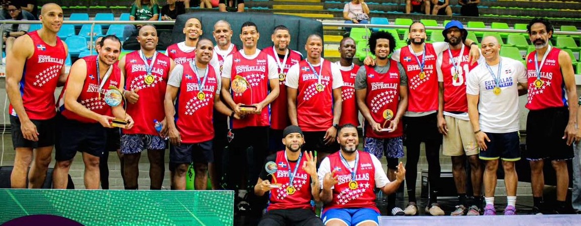 La representación dominicana de la Liga de las Estrellas que conquistó los títulos de campeón categorías +40 y +45 años en Medellín, Colombia.