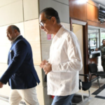 Exdirector del Seguro Nacional de Salud (Senasa), Santiago Hazím, junto a su abogado Miguel Valerio