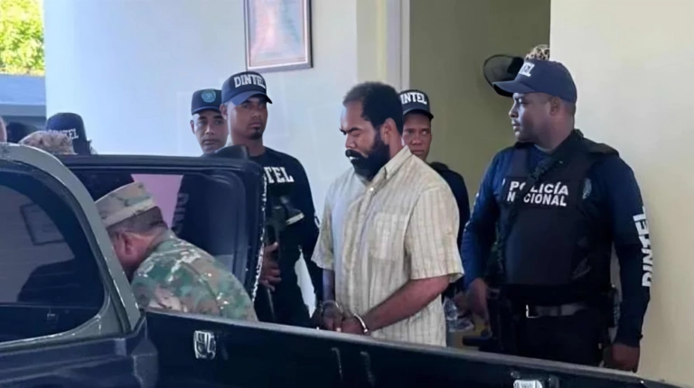 Hombre que amenazó a Abinader es enviado a recibir tratamiento psiquiátrico