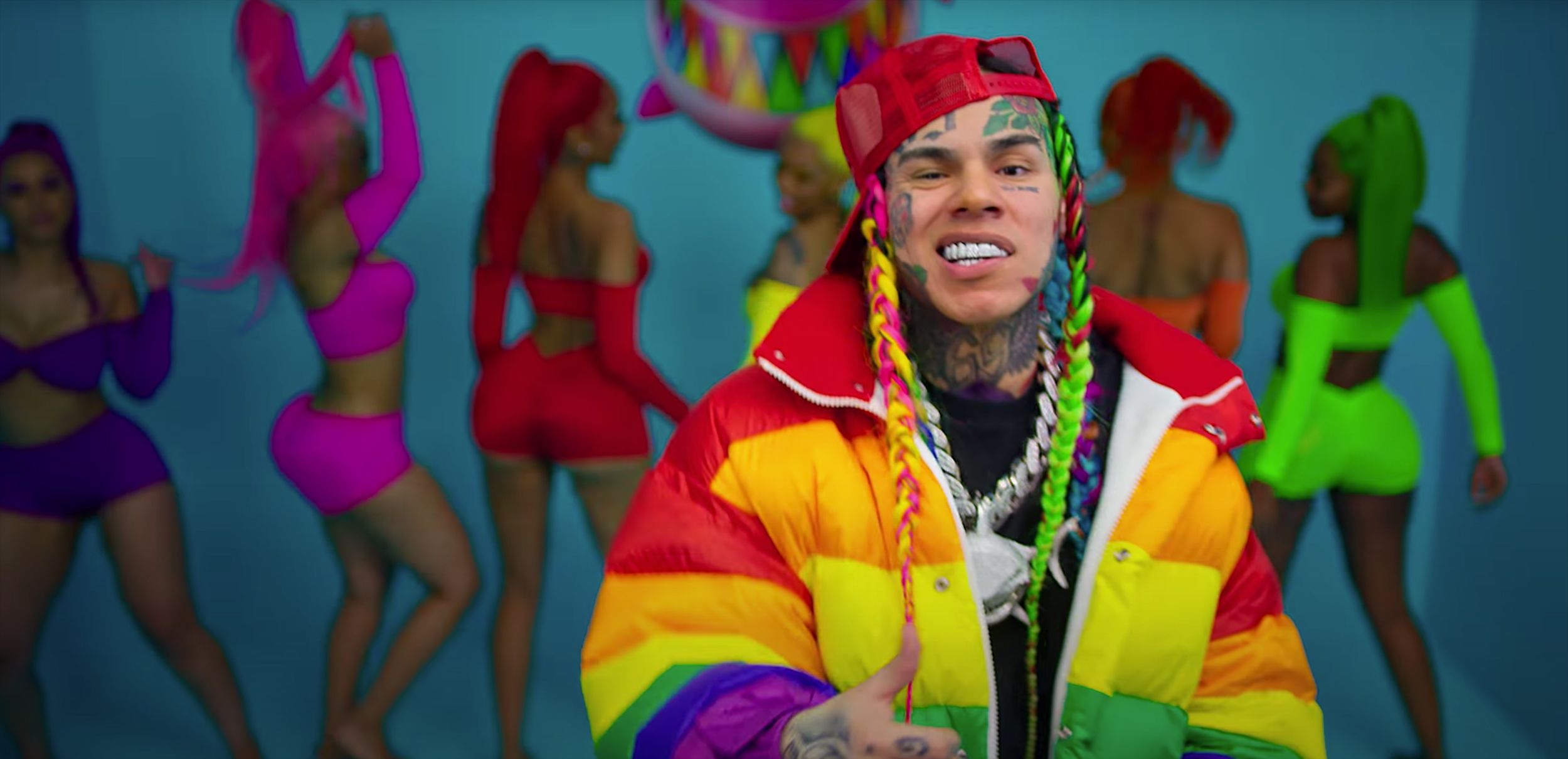 6ix9ine celebra su reclusión junto a Maduro y Luigi Mangione