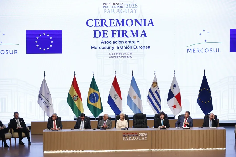 Ceremonia de la firma del acuerdo de libre comercio entre la Unión Europea (UE) y los países del Mercosur en Asunción (Paraguay). EFE/ Juan Pablo Pino.