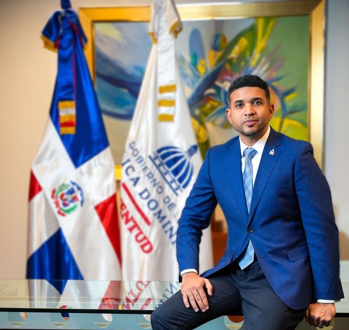 Carlos_Valdez, Ministro de la Juventud.