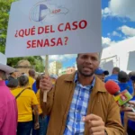 Docentes rechazan fusión Minerd-Mescyt con parada cívica en el Parque Independencia