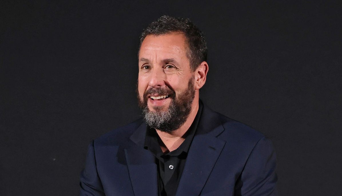 La historia detrás del álbum de los 90 que Adam Sandler no puede dejar de escuchar