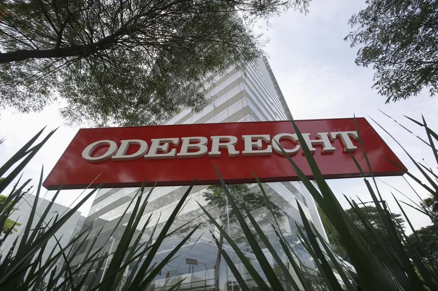 Fotografía de archivo del logo de Odebrecht en una de sus sedes, en Sao Paulo (Brasil). EFE/ Sebastião Moreira.