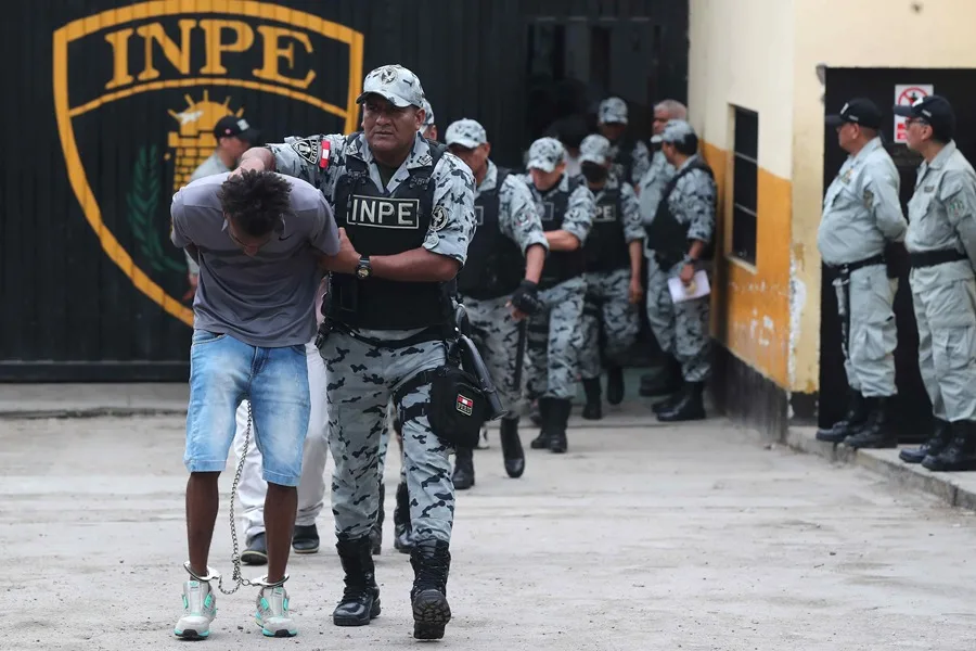 Presidente Perú cárceles 2026.