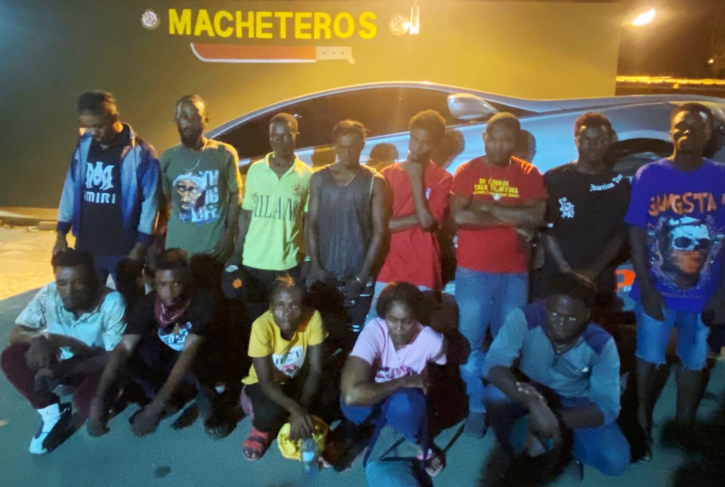 Ejército intercepta vehículo con 13 haitianos indocumentados en Mao