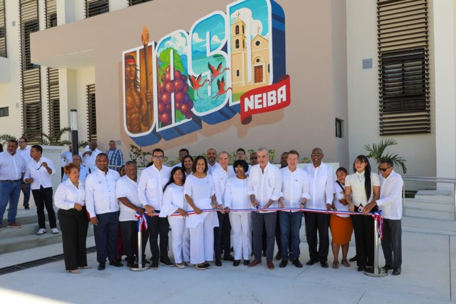 Abinader inaugura centro regional de la UASD en Bahoruco