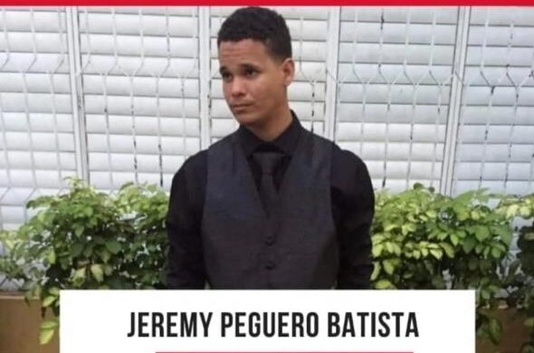Familiares solicitan ayuda para dar con el paradero de Jeremi Peguero Batista, de 22 años de edad, quien salió de la casa de su madre, ubicada en el Distrito Nacional, la madrugada del pasado sábado, sin que hasta el momento se tenga información sobre su paradero. Se agradece cualquier información que pueda contribuir a su localización. Para aportar datos, comunicarse al teléfono: 829-278-9596.