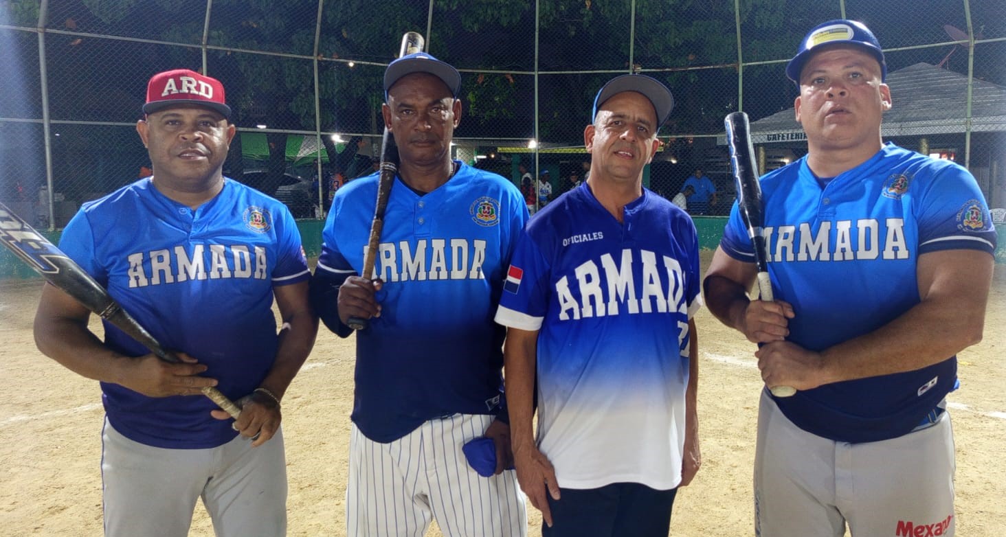 Braulio Mejía, Ramón García, Jesús De la Cruz y Odalis Sánchez, se destacaron en el triunfo de la Armada ante la Policía en el softbol de Oficiales.