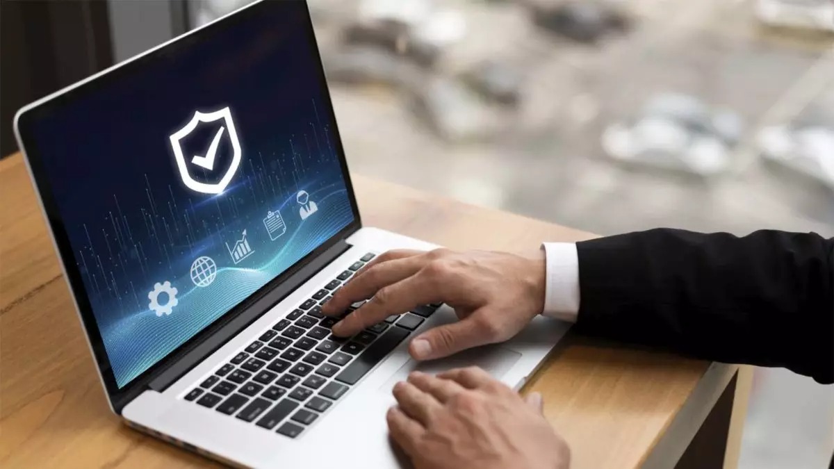 Cómo saber si tu jefe espía tu PC y qué hacer para protegerte