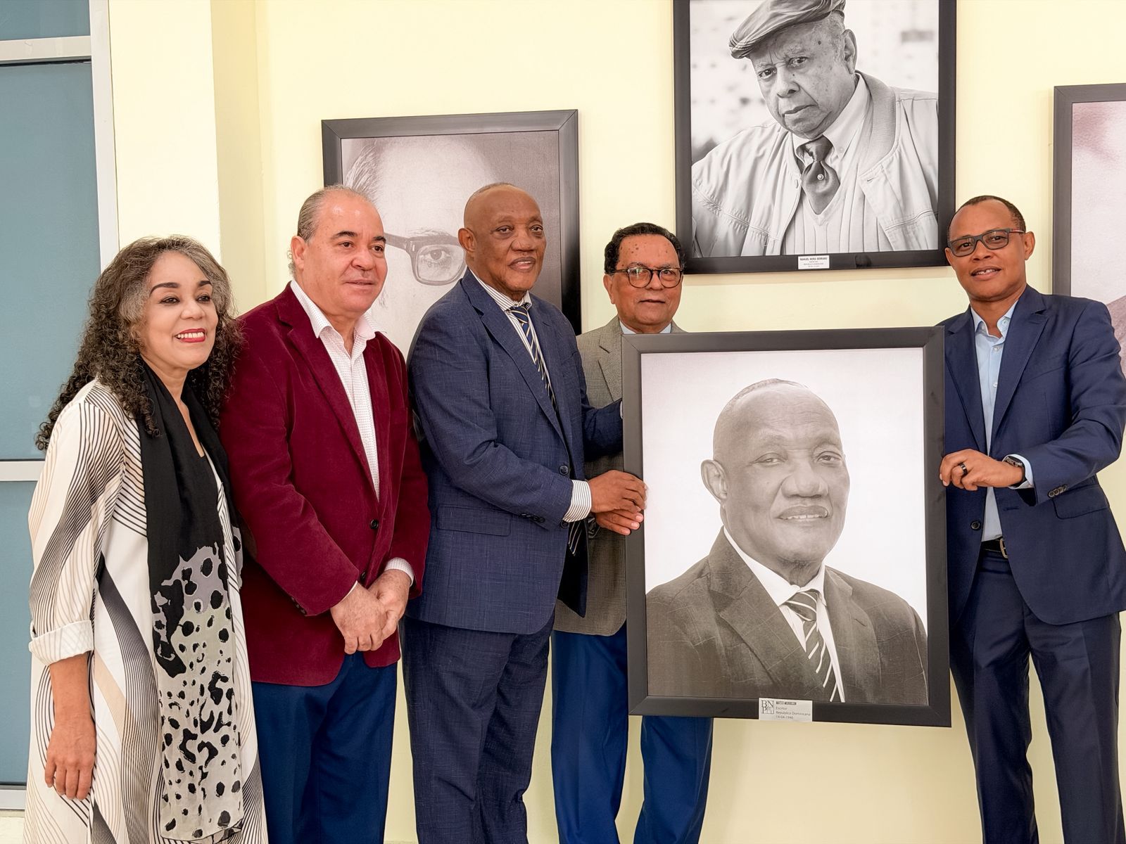 La ceremonia contó con una amplia asistencia de escritores, gestores culturales y personalidades del ámbito intelectua