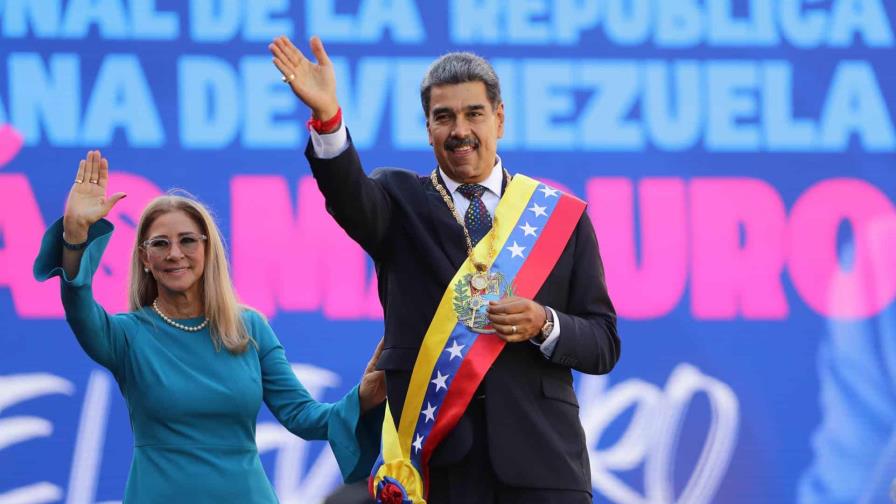 Nicolás Maduros y su esposa.