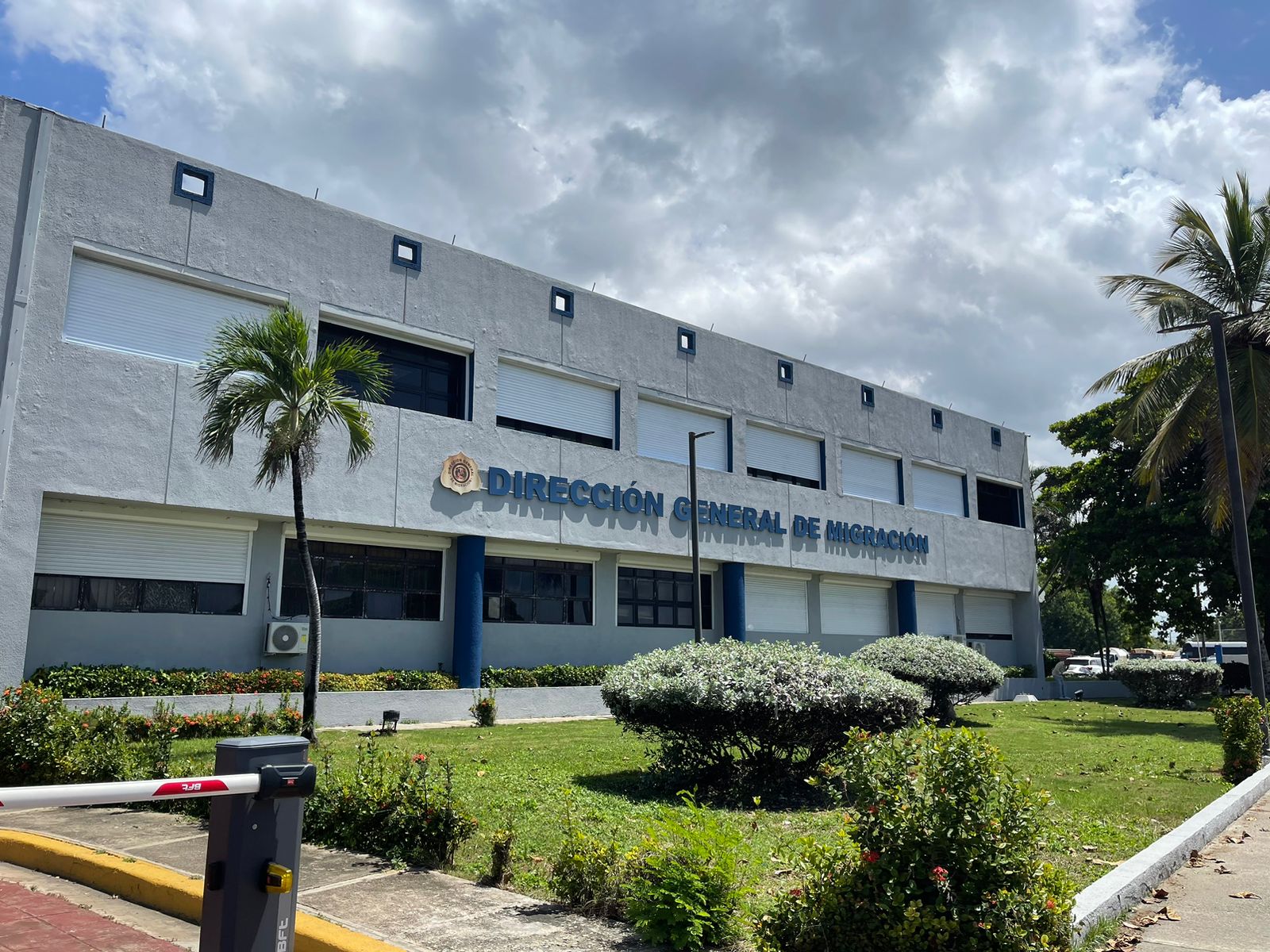 Dueños de local en SDN serán sometidos tras incidentes con Migración