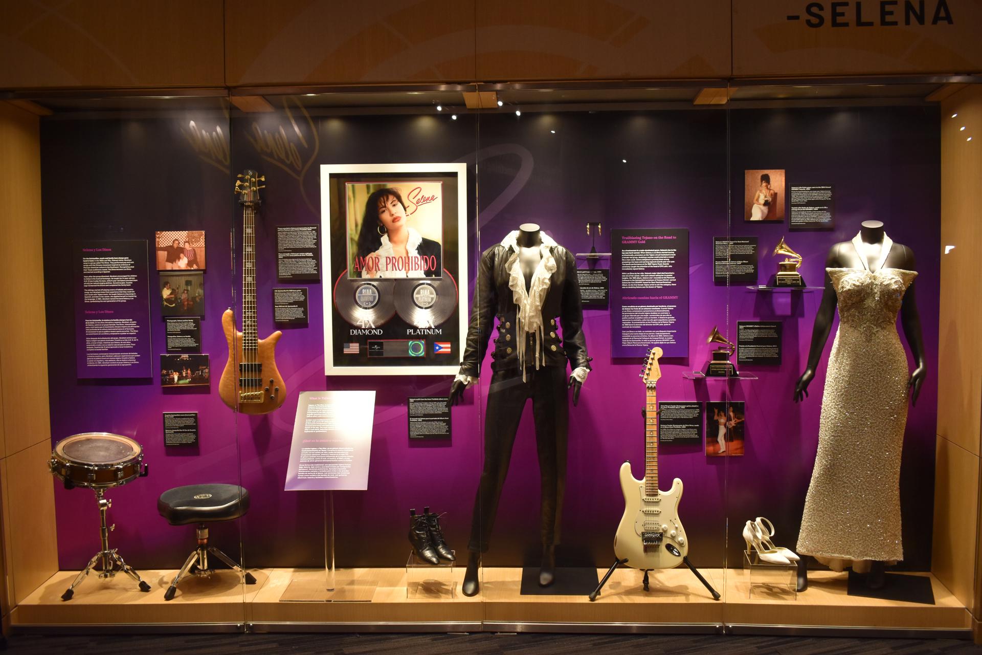 Exhibición de Selena reúne objetos íntimos de su familia