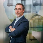 El neuropsicólogo Saúl Martínez-Horta recomienda no olvidarnos de “usar el cerebro para aquello para lo que la evolución lo construyó, que es resolver problemas, relacionarse con personas, aprender nuevas cosas”.