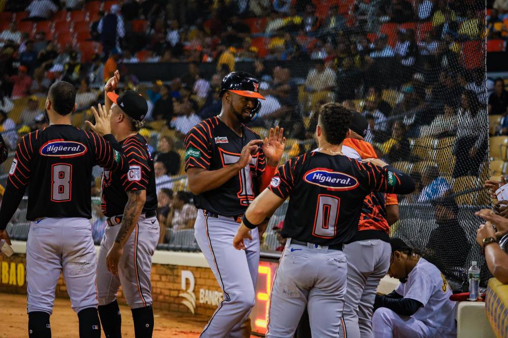toros ganan 17 a 1 a las aguilas
