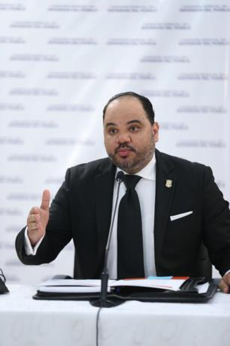 El Defensor del Pueblo, Pablo Ulloa