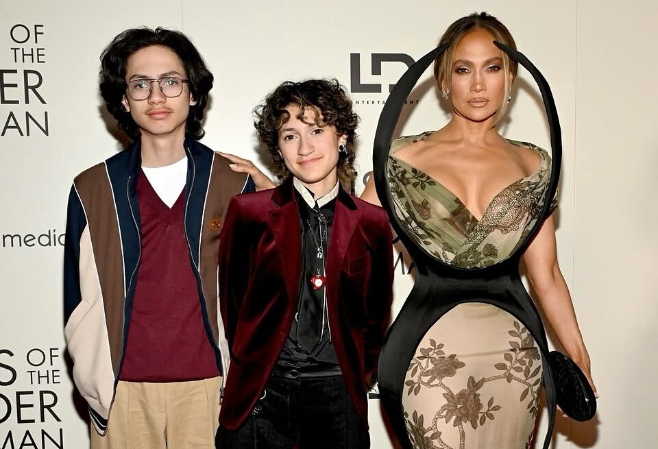 Jennifer Lopez y sus gemelos Emme y Max