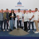 Kelvin Cruz da primer palazo que inicia reparación del Multiuso de Piedra Blanca.