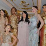 Giannina Azar junto a las modelos del desfile