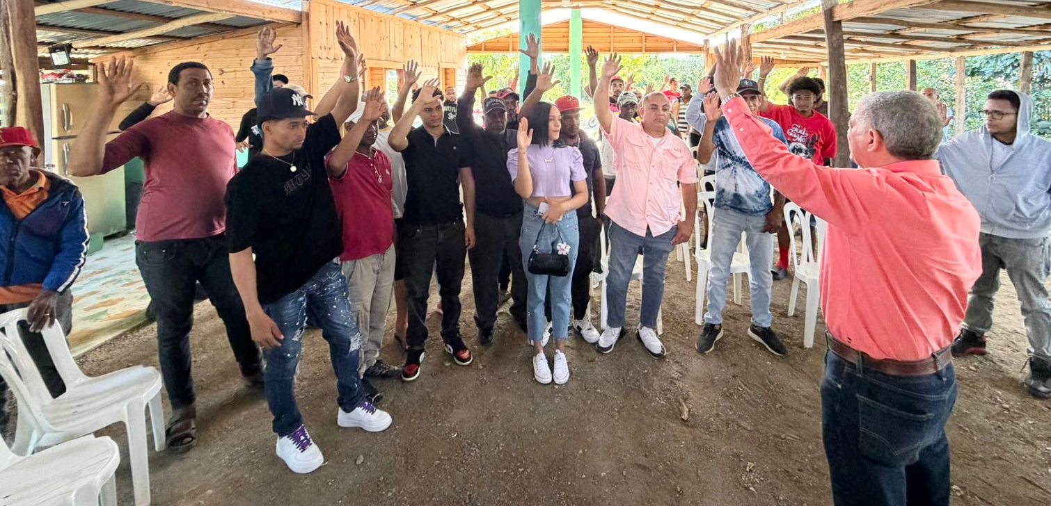 Amarante Baret respalda renovación de cédulas en Puerto Plata