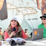 La arqueóloga dominicana Kathleen Martínez, coordinadora técnica de las excavaciones y la directora ejecutiva del proyecto, Lidia Martínez de Macarrulla