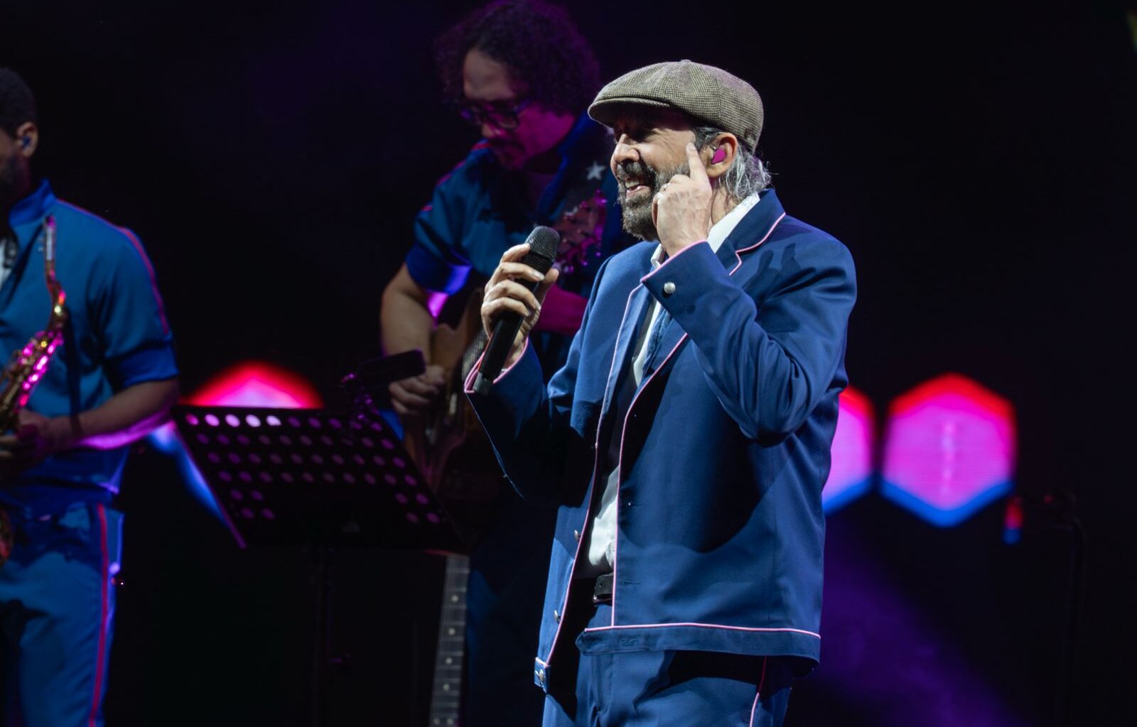 Juan Luis Guerra, "Entre mar y palmeras", en el Estadio Cibao