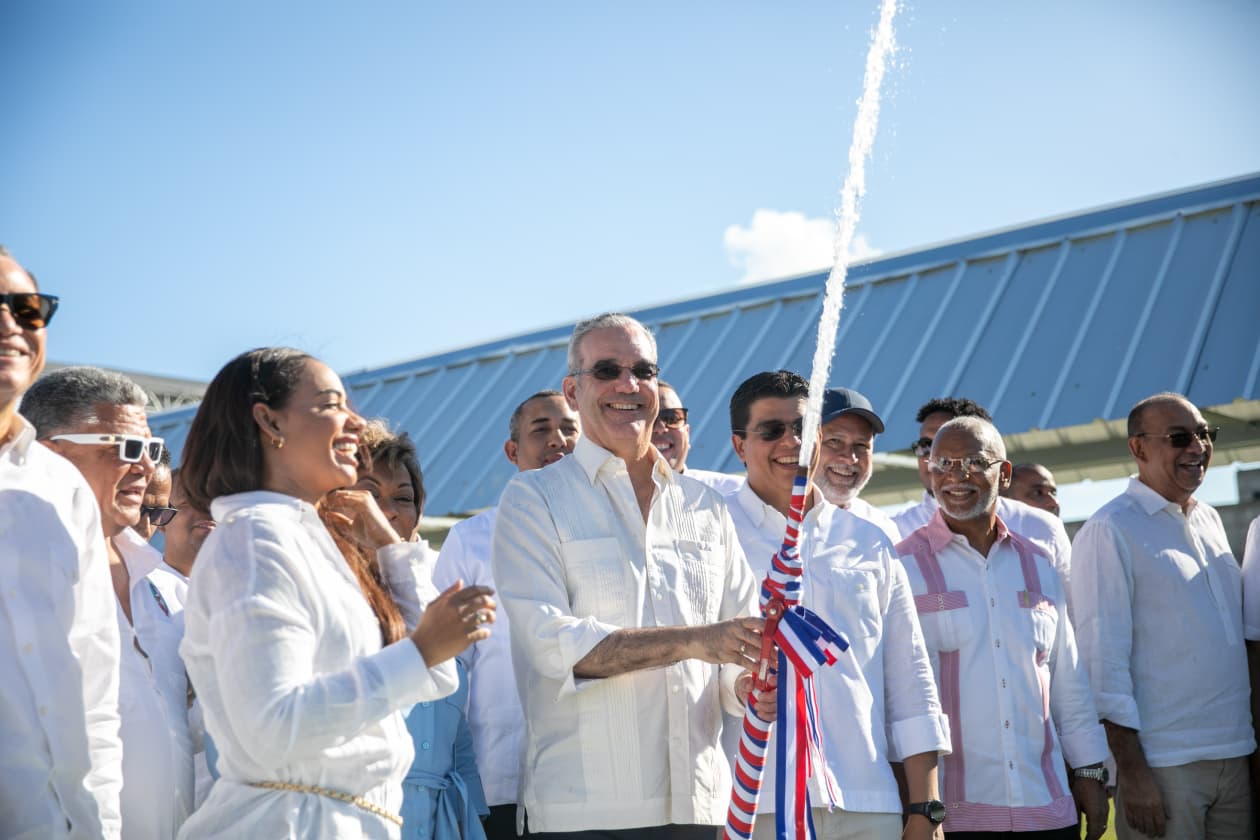 Luis Abinader encabeza inauguración.
