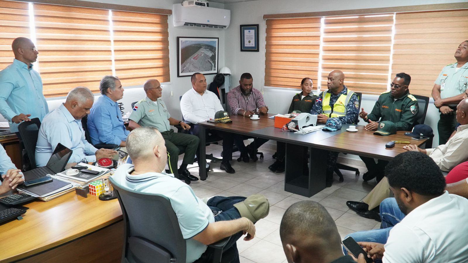 Reunión de las autoridades y sector transporte de carga