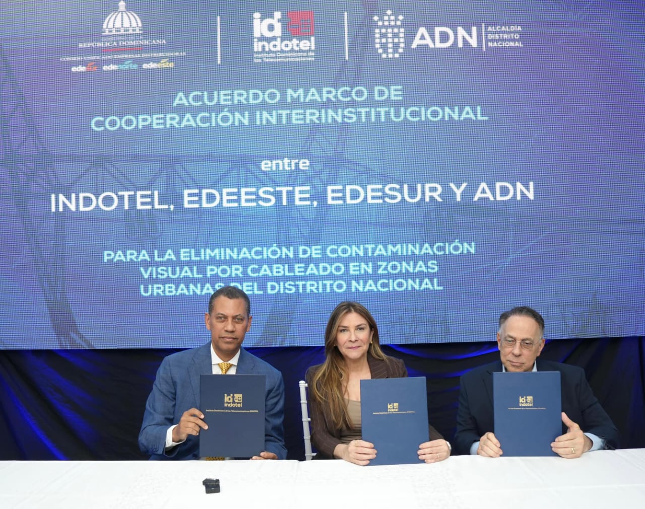 Instituciones formalizan acuerdo para retirar cableados y reducir la contaminación visual en el Distrito Nacional