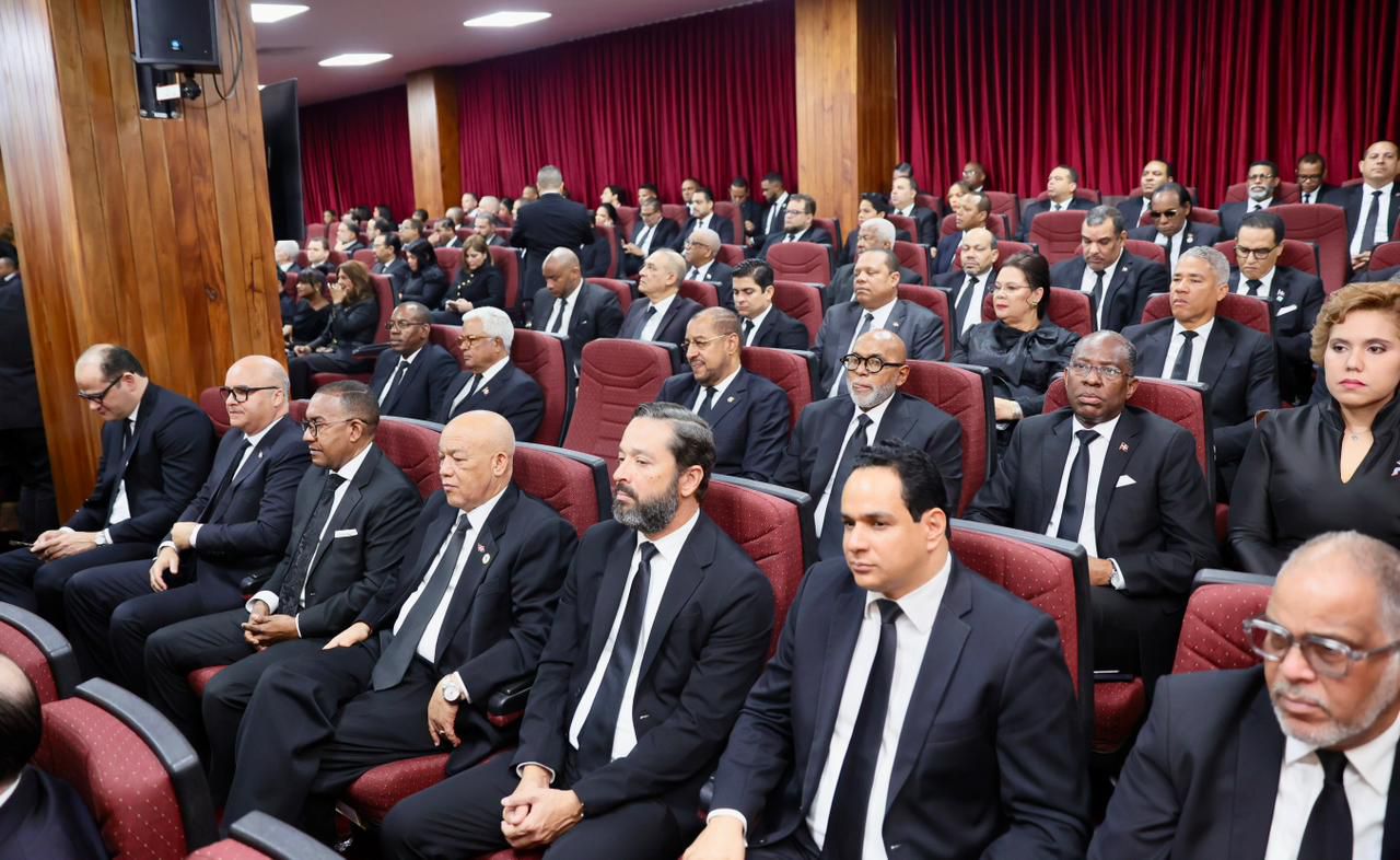 Abinader ordena recuperar todo lo robado por corrupción