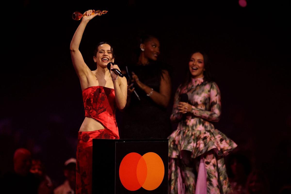 Rosalía se ha convertido en la primera artista española en ganar el premio a Artista internacional del año en los BRIT Awards