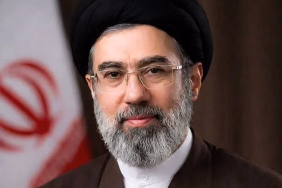 Cómo el nuevo líder supremo de Irán construyó un imperio inmobiliario global