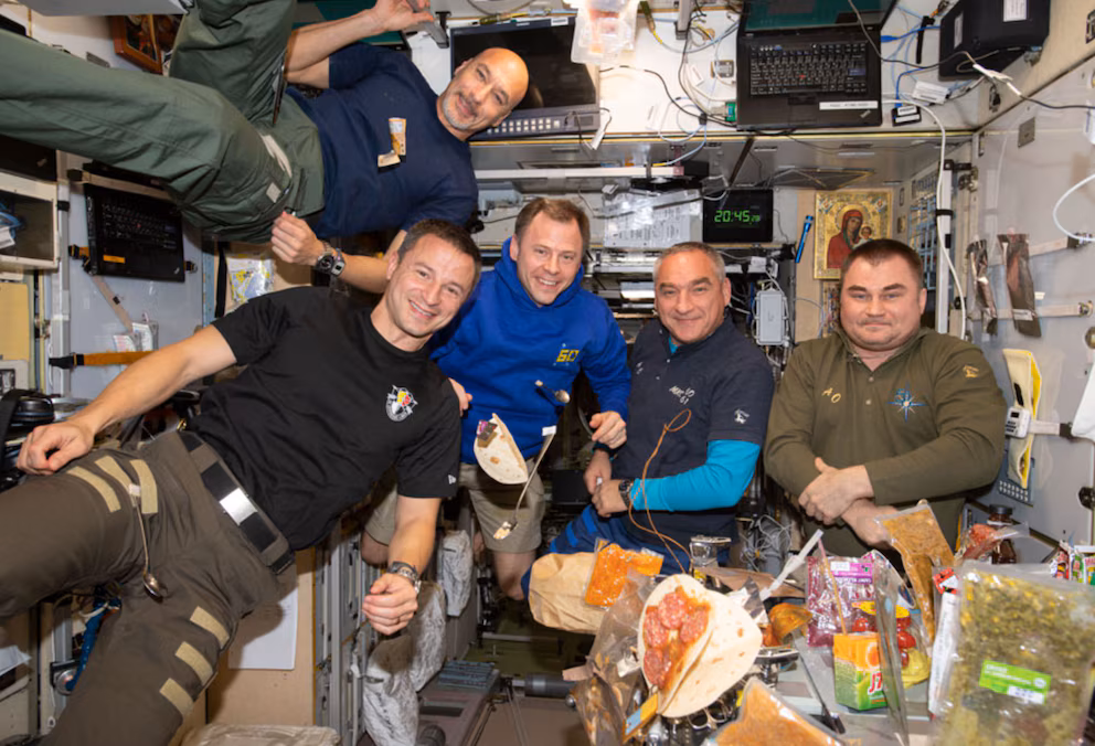 Todas las comidas del viaje lunar serán no perecederas, listas para consumir, rehidratables o termoestabilizadas por la falta de refrigeración en Orión (NASA)