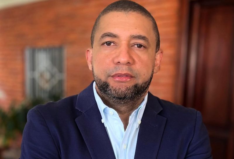 Comunicador y experto en temas automotrices Jefte Ventura