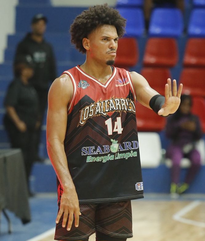 Anbelson Pimentel, de los Caminantes de Los Alcarrizos.