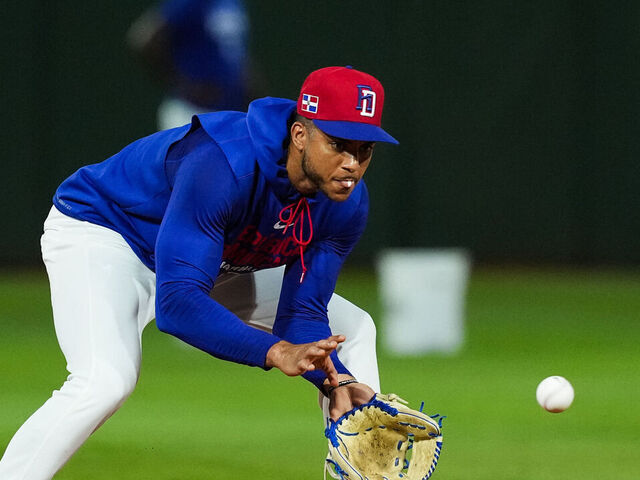 Peña, de los Astros, sufre fractura en dedo mano derecha y será reevaluado en dos semanas