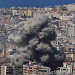 Israel lanzó una nueva ofensiva contra cuarteles y almacenes de armas de Hezbollah en Beirut