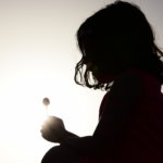 Silueta de niña/Imagen de referencia.
