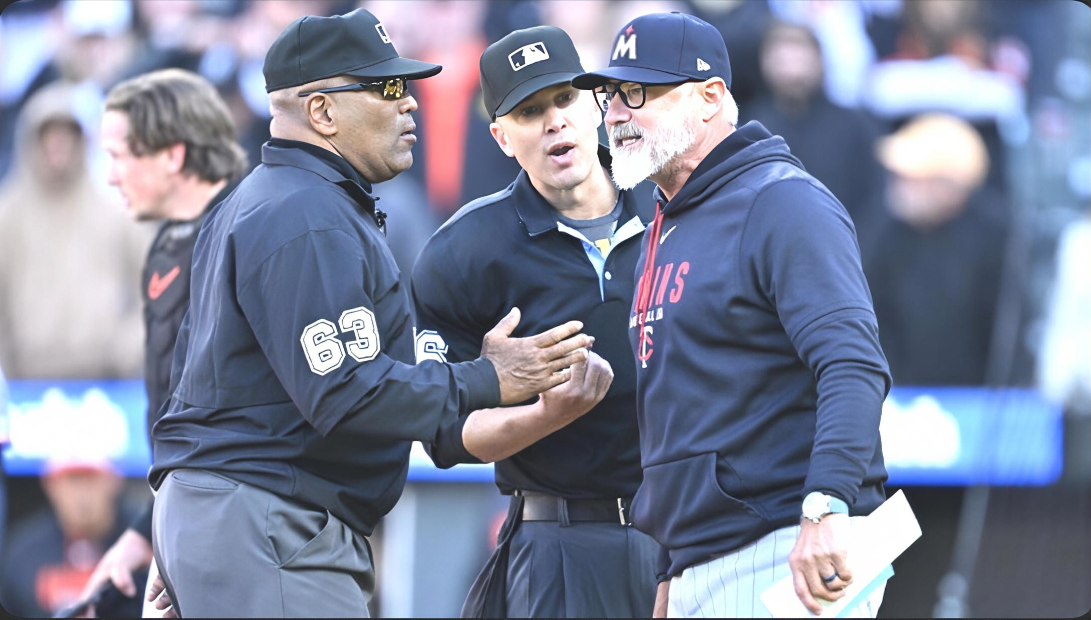 El mánager de los Minnesota Twins, Derek Shelton, protagonizó un momento insólito en la historia de la MLB al final de la derrota de su equipo por 8-6 ante los Baltimore Orioles.