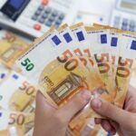 Euro cae por debajo de 1,17 dólares