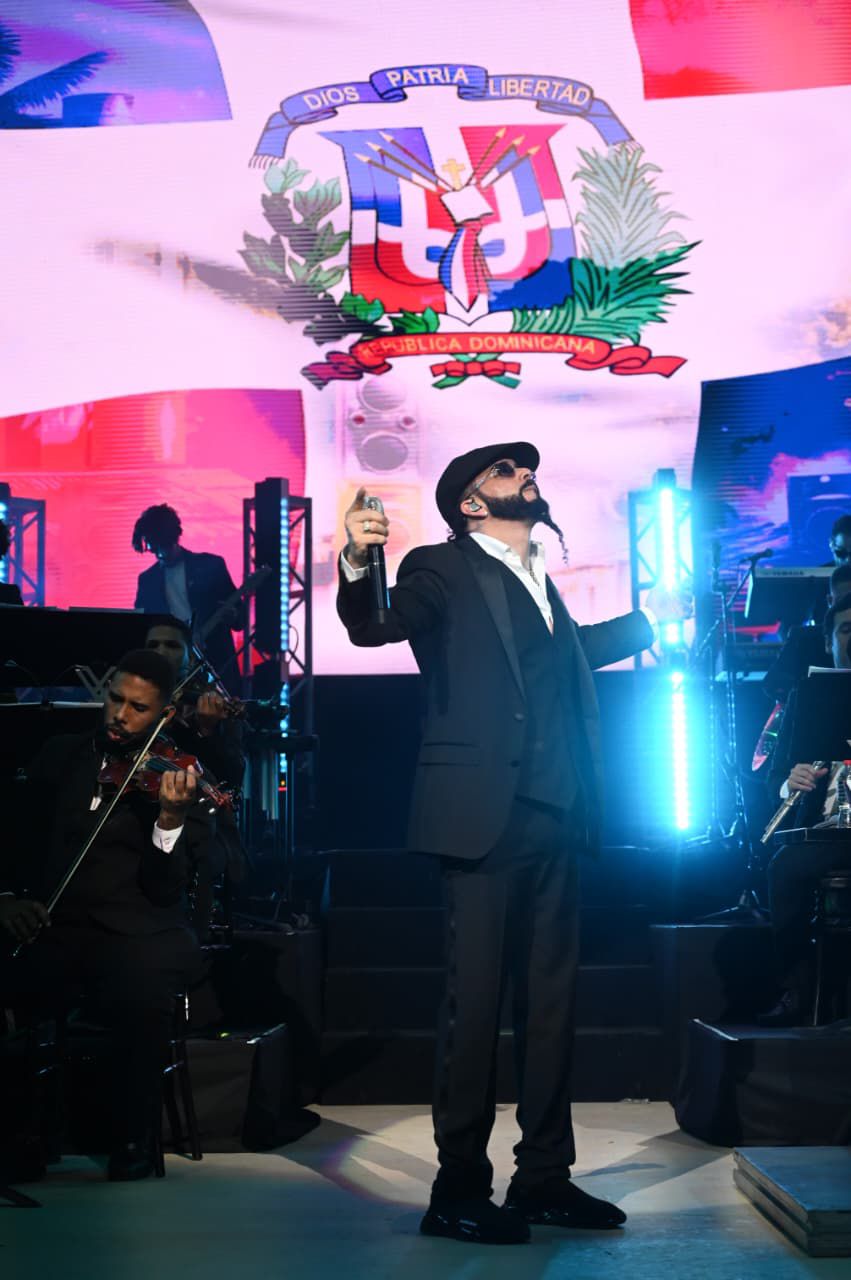 Yandel hace historia con gala sinfónica en Chavón