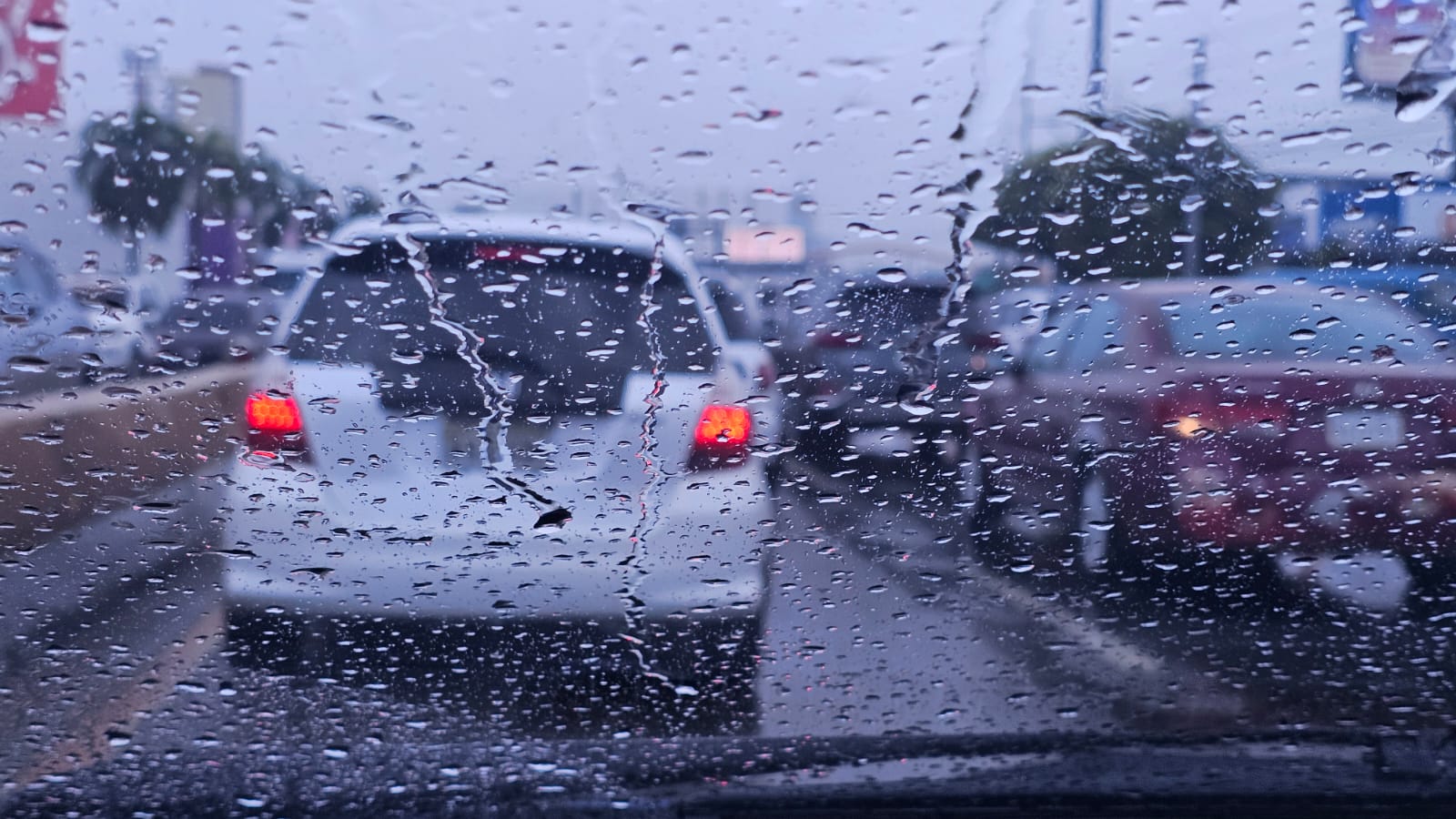 Lluvia en Santo Domingo / Karina Jiménez