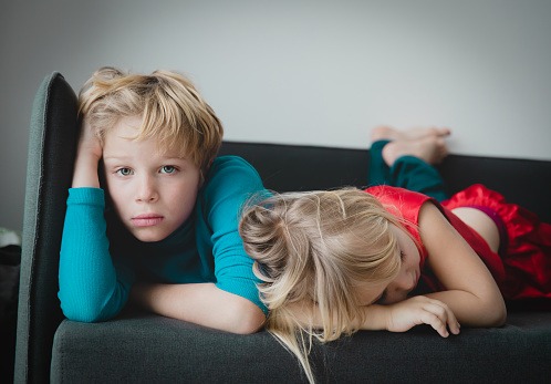 ¿El orden de nacimiento de los hermanos impacta en la personalidad? Entérate aquí